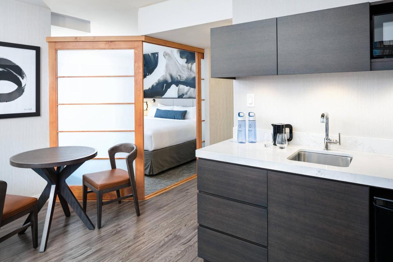 Delta Hotels By Marriott Vancouver Downtown Suites מראה חיצוני תמונה